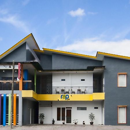 Rap Hotel Balige Exterior foto